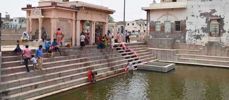 Radha Kund and Shyam Kund