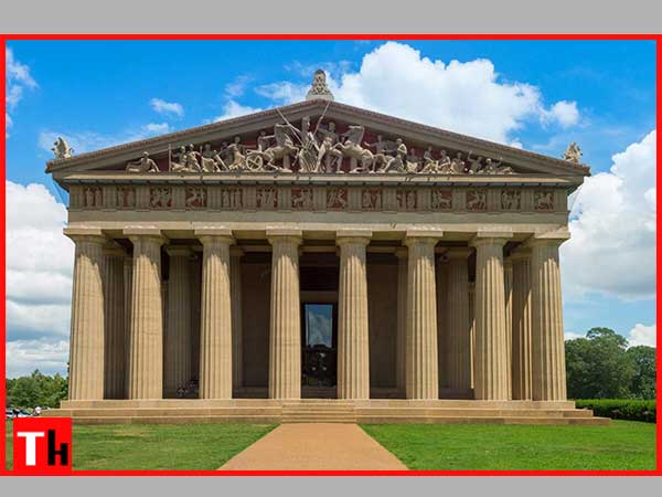 Greek Parthenon in Centennial Park in Nashville