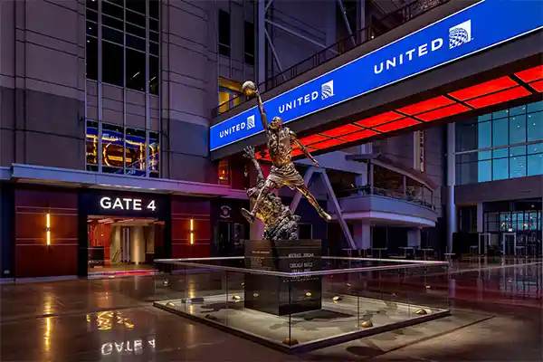 Michael Jordan Statue 