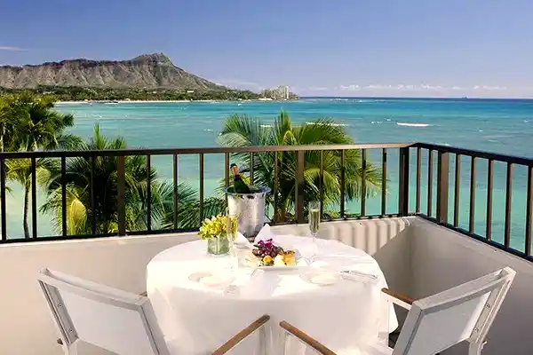 Enjoy Sunrise or Sunset Views at Halekulani Hotel