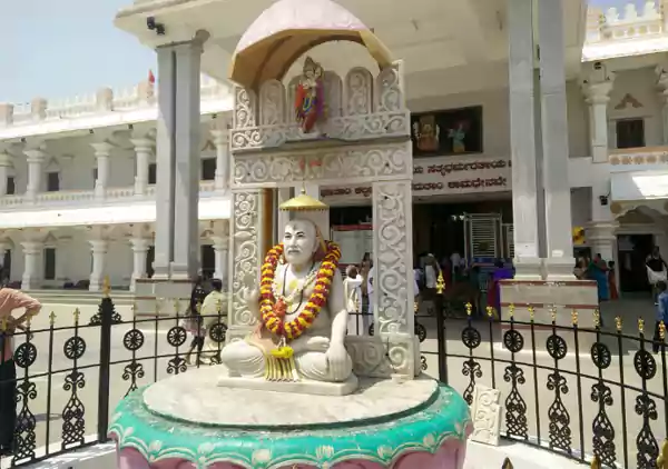 Mantralayam Temple