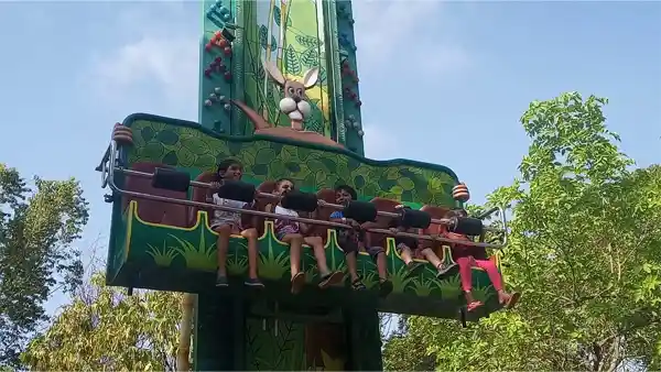 Kangaroo Hop ride in EsselWorld