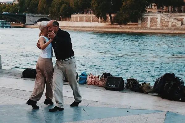 tango lessons at river