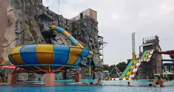 Mojo land water park1