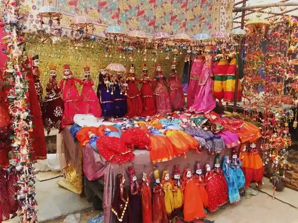 Puppets in Karol Bagh main market