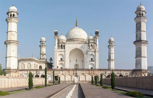 Bibi Ka Maqbara in Aurangabad