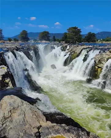 Hogenakkal Falls