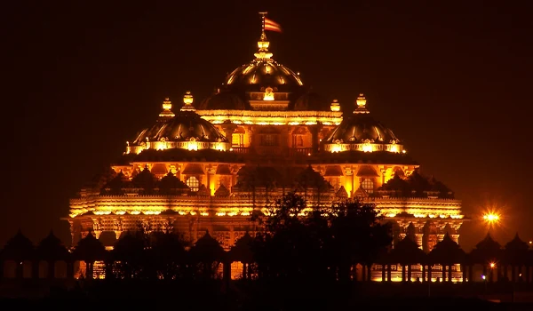 Akshardham Mandir at night