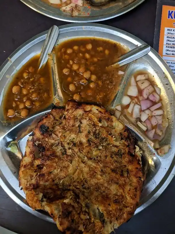 Amritsari Kulche at Kucha Junction