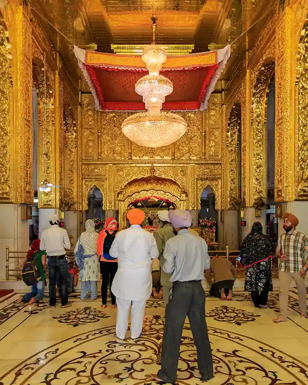 Bangla Sahib interior