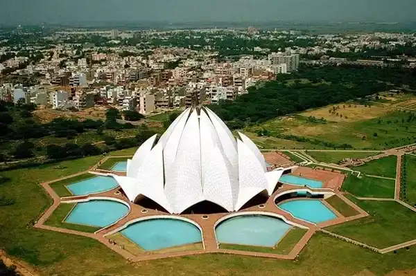 Gardens and pools in Lotus Temple
