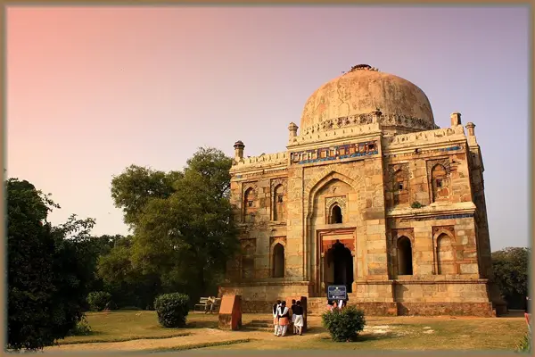 Lodhi Garden Near Metro