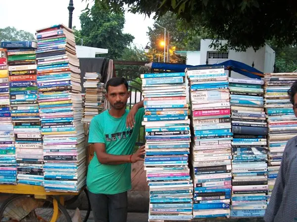 Aminabad Book Market