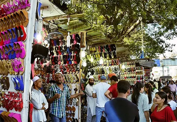 Linking Road Market