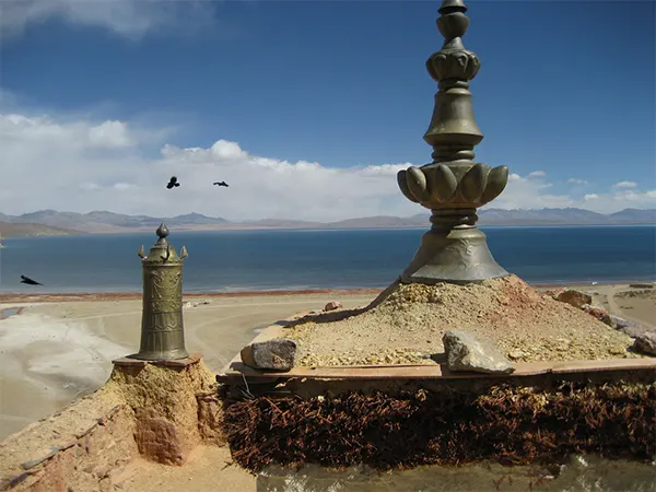 Stupa with Mansarovar Lake