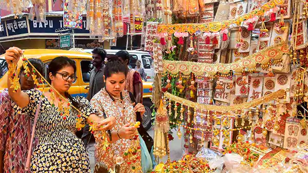 Home Decor at Lal Darwaja Market