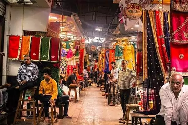 Lal Darwaja Market