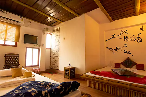 Shri Guest House and Roof Top Restaurant