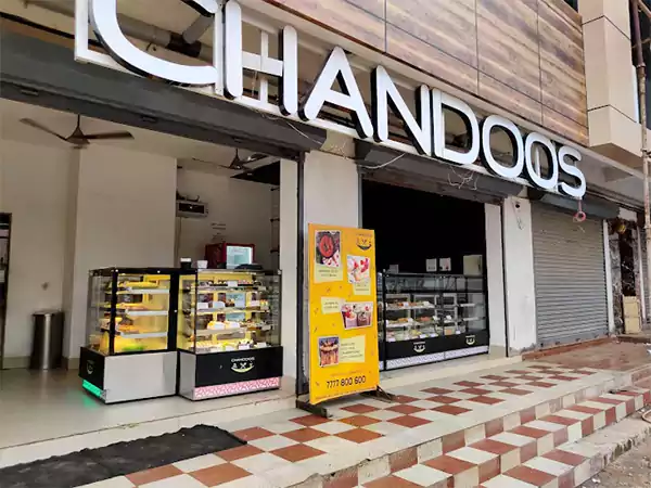 Chandoos Restaurant & Bakery