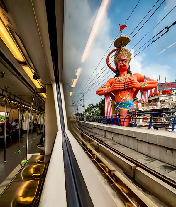 Jhandewalan Metro Station