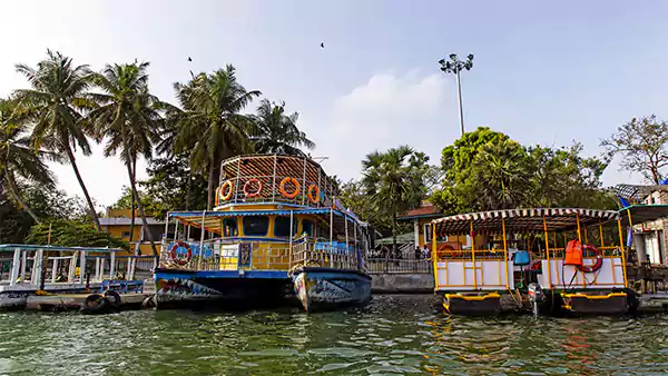 Chunnambar Houseboat