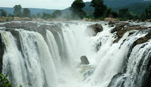 Hogenakkal Falls