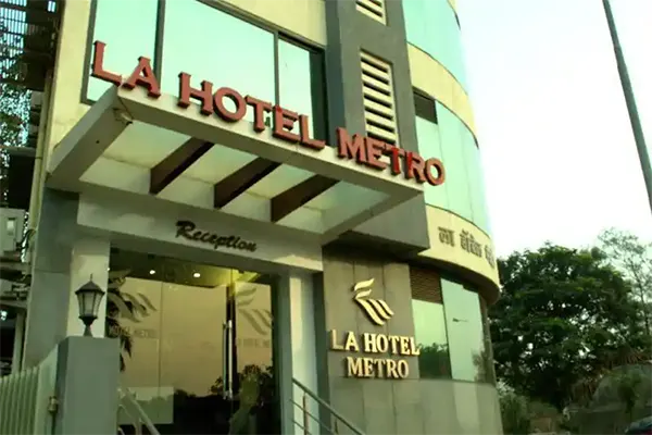 LA HOTEL METRO