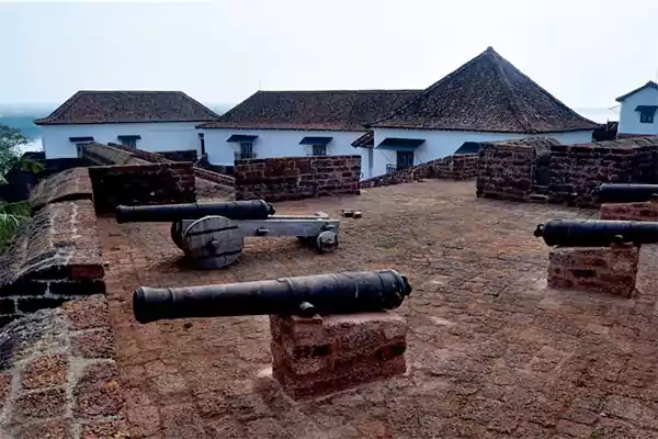 Cannons at Reis Magos