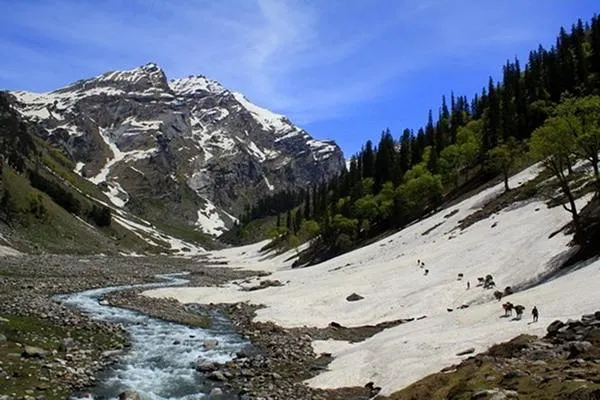 Hampta Mountain Views