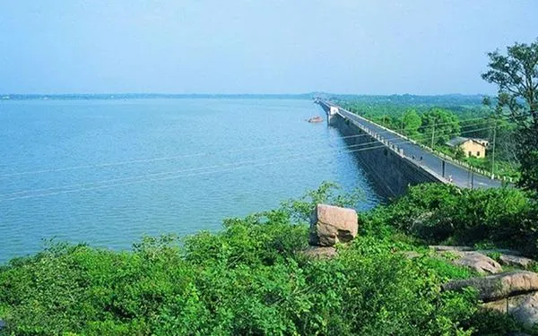 Himayat Sagar Lake