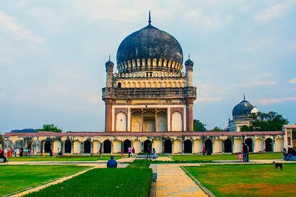 Qutub Shahi Tomb