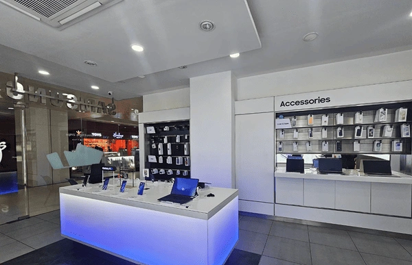 accessories in World Trade Park