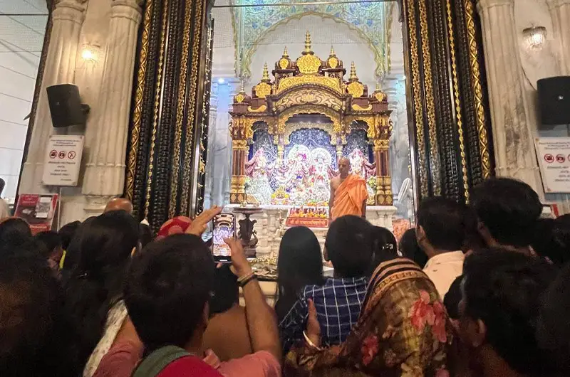 Experience the Soulful Aarti Ceremony