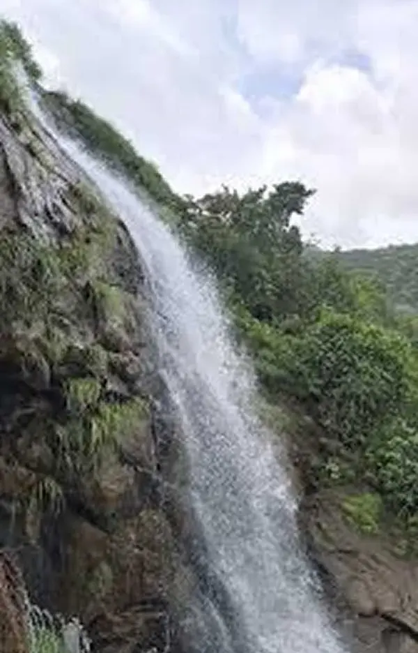 Bhaje Waterfall 1