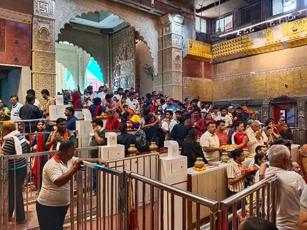 Crowd in Salasar Balaji Temple